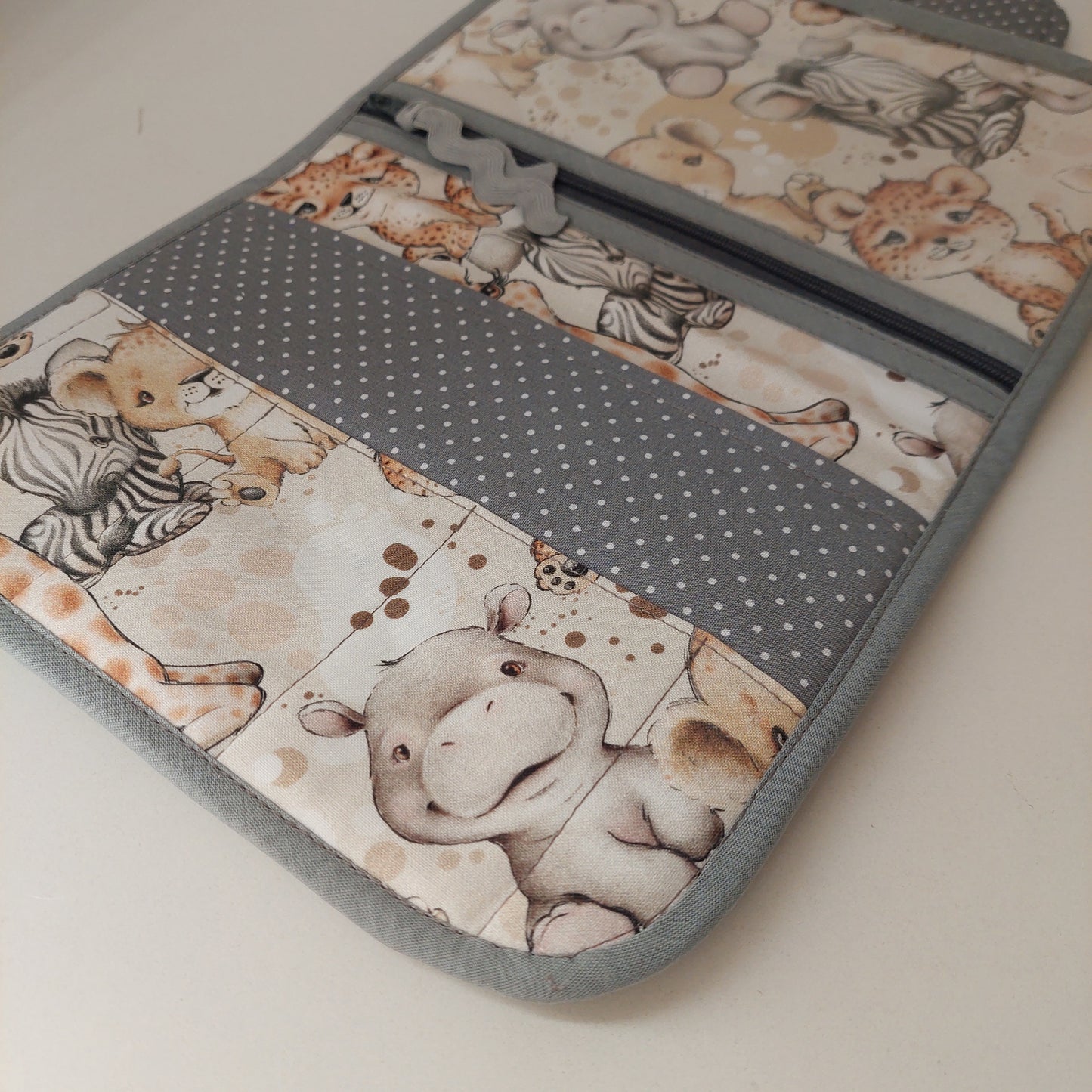 Portadocumentos | Bolsa de boletines de salud para bebés con diseño de safari y lunares grises